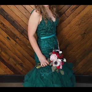 Ellie Wilde Emereald Green Size 4